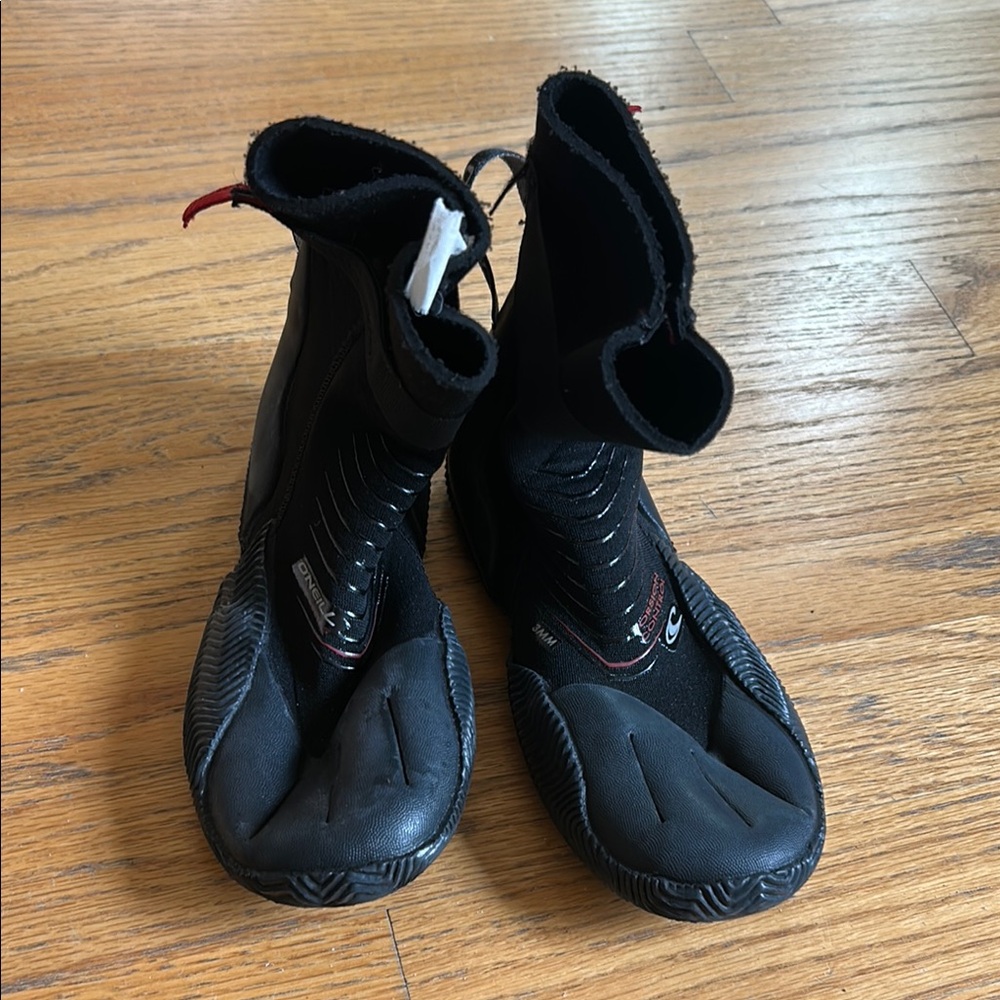 O’Neill water booties